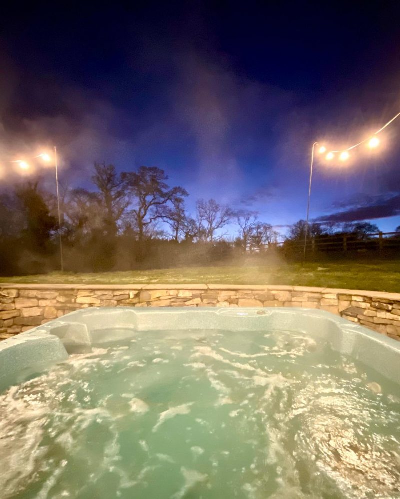 lodges with hot tubs near blackpool