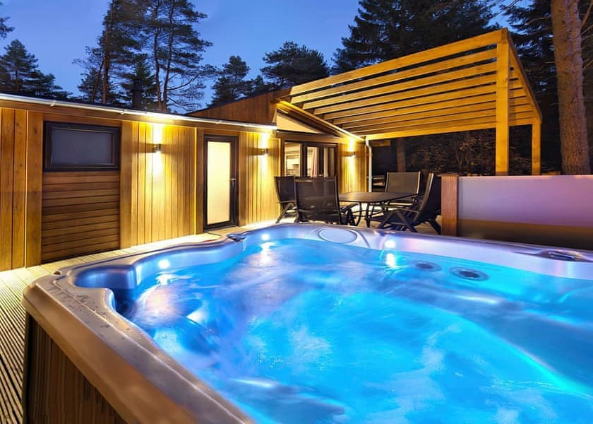 lodges with hot tubs derbyshire