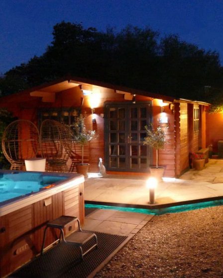 lodges with hot tubs essex