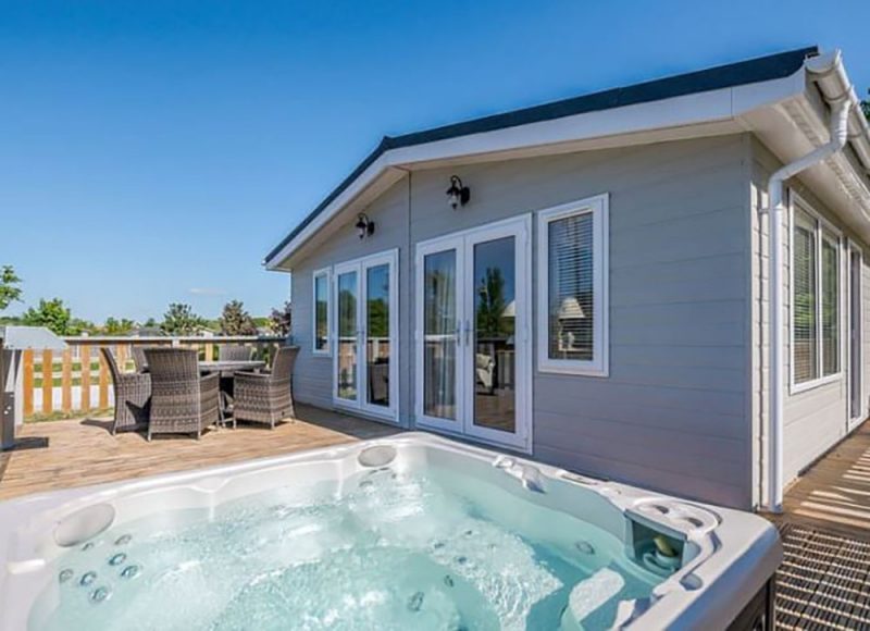lodges with hot tubs essex