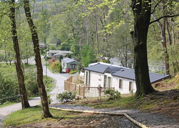 lodges with hot tubs snowdonia