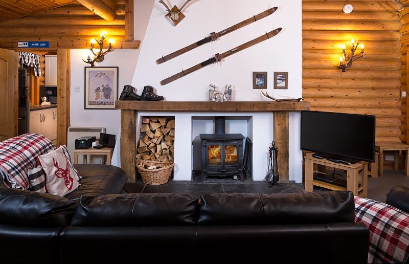 log cabins with hot tubs and open fire scotland