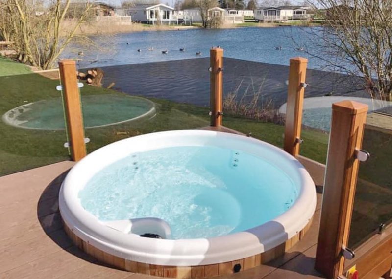 lodges with hot tubs lincoln