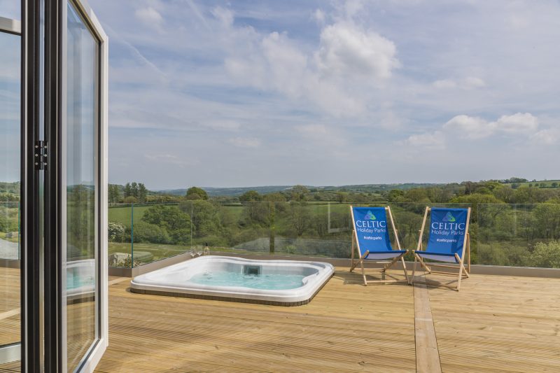 lodges with hot tubs pembrokeshire