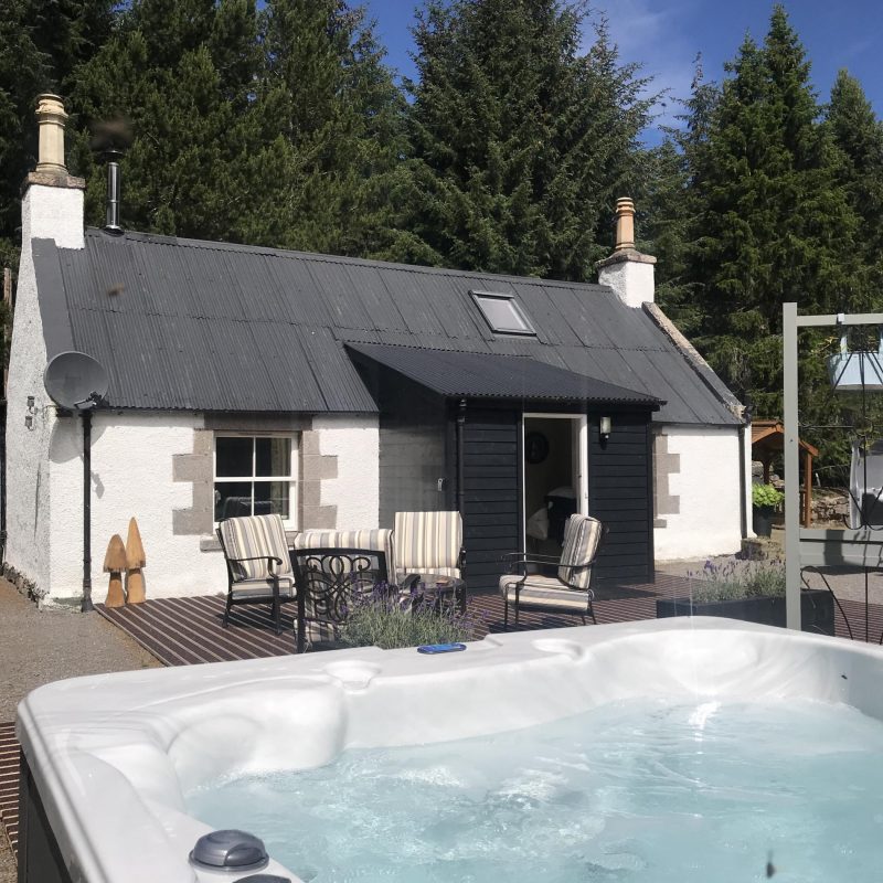 lodges with hot tubs Aberdeenshire
