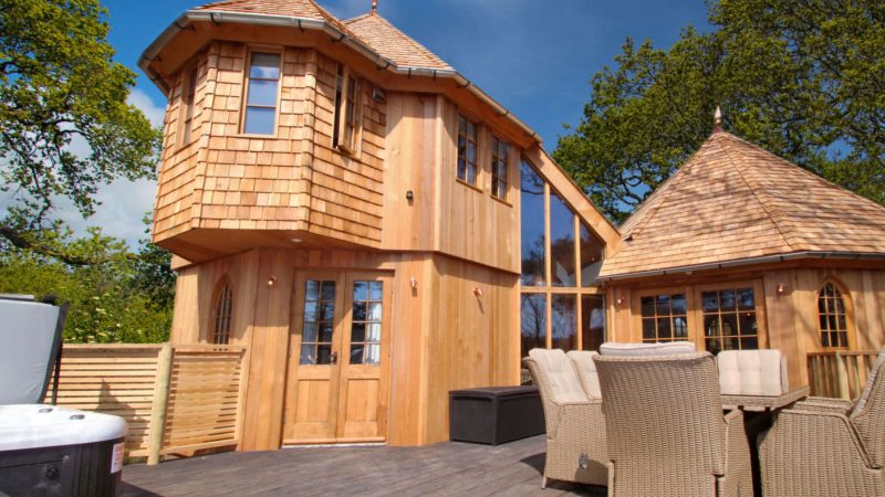 treehouses with hot tubs
